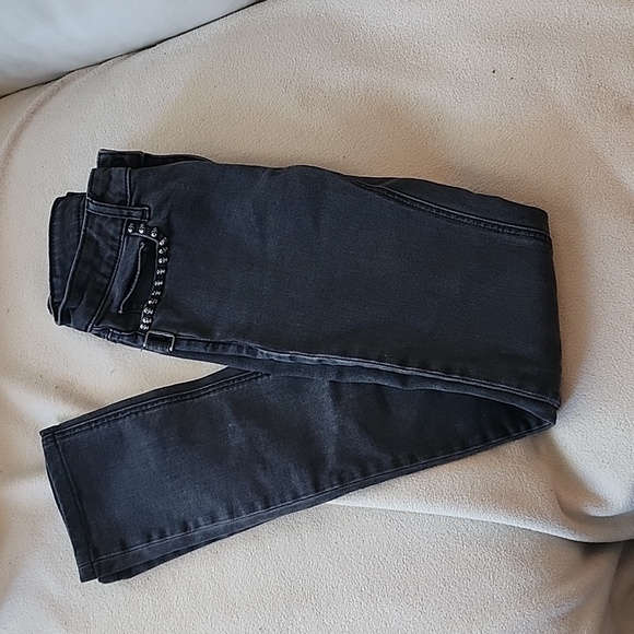 A pair of black skinny jeans from Zadig et Voltaire. - Picture 3 of 7
